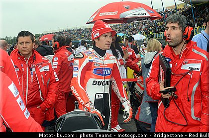 motogp_hayden_01_pays_bas_assen_2011.jpg