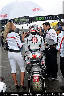 motogp_pitbabes_02_pays_bas_assen_2011.jpg