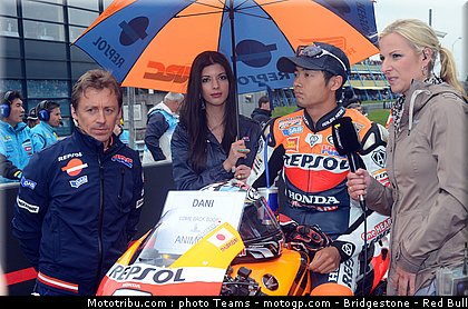 motogp_pitbabes_12_pays_bas_assen_2011.jpg