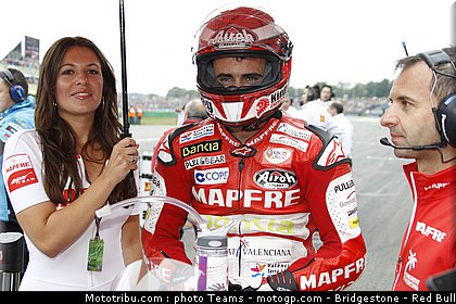 motogp_pitbabes_30_pays_bas_assen_2011.jpg