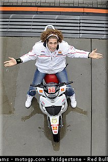 motogp_simoncelli_02_pays_bas_assen_2011.jpg