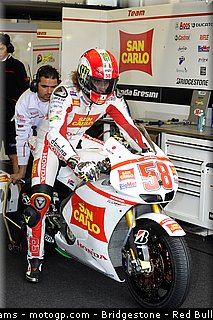 motogp_simoncelli_03_pays_bas_assen_2011.jpg