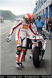 motogp_simoncelli_04_pays_bas_assen_2011.jpg