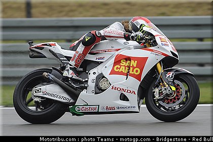 motogp_simoncelli_09_pays_bas_assen_2011.jpg