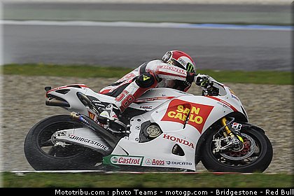 motogp_simoncelli_15_pays_bas_assen_2011.jpg