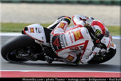 motogp_simoncelli_19_pays_bas_assen_2011.jpg