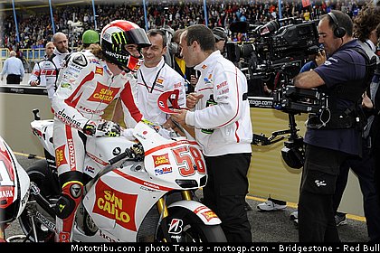 motogp_simoncelli_22_pays_bas_assen_2011.jpg