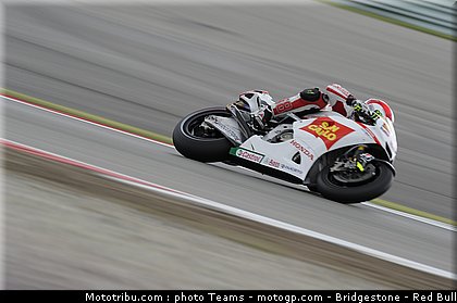 motogp_simoncelli_25_pays_bas_assen_2011.jpg