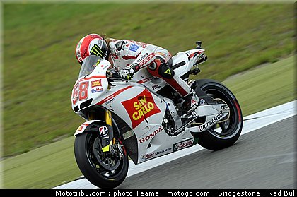 motogp_simoncelli_27_pays_bas_assen_2011.jpg