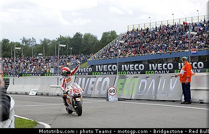 motogp_simoncelli_28_pays_bas_assen_2011.jpg