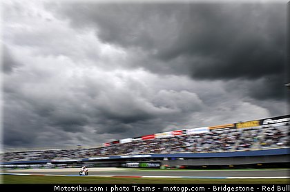 motogp_simoncelli_31_pays_bas_assen_2011.jpg