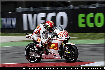 motogp_simoncelli_32_pays_bas_assen_2011.jpg