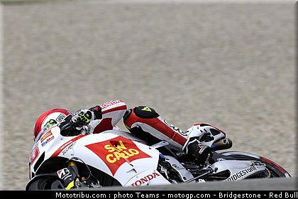 motogp_simoncelli_34_pays_bas_assen_2011.jpg