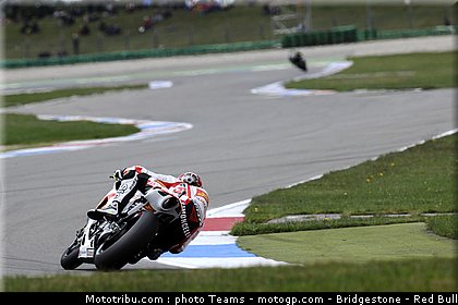motogp_simoncelli_41_pays_bas_assen_2011.jpg