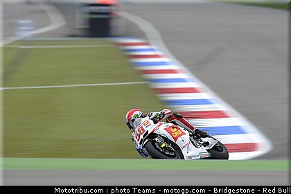 motogp_simoncelli_57_pays_bas_assen_2011.jpg