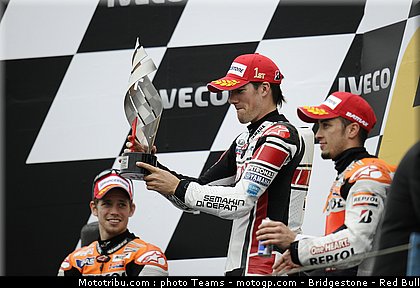 motogp_spies_09_pays_bas_assen_2011.jpg