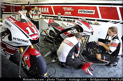 motogp_spies_13_pays_bas_assen_2011.jpg