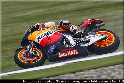 motogp_stoner_06_pays_bas_assen_2011.jpg