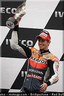 motogp_stoner_18_pays_bas_assen_2011.jpg