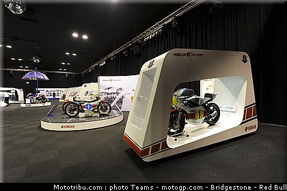 motogp_yamaha_cinquantenaire_02_pays_bas_assen_2011.jpg