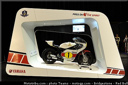 motogp_yamaha_cinquantenaire_03_pays_bas_assen_2011.jpg
