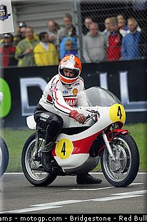 motogp_yamaha_cinquantenaire_21_pays_bas_assen_2011.jpg