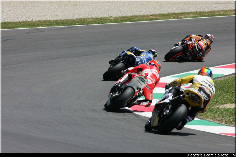moto2_0010_italie_mugello_2011