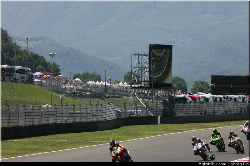 moto2_0014_italie_mugello_2011