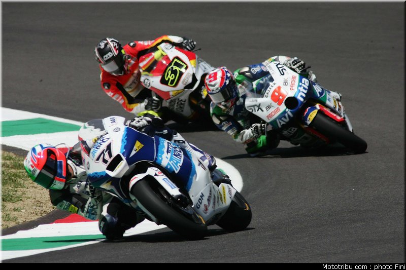 moto2_0036_italie_mugello_2011