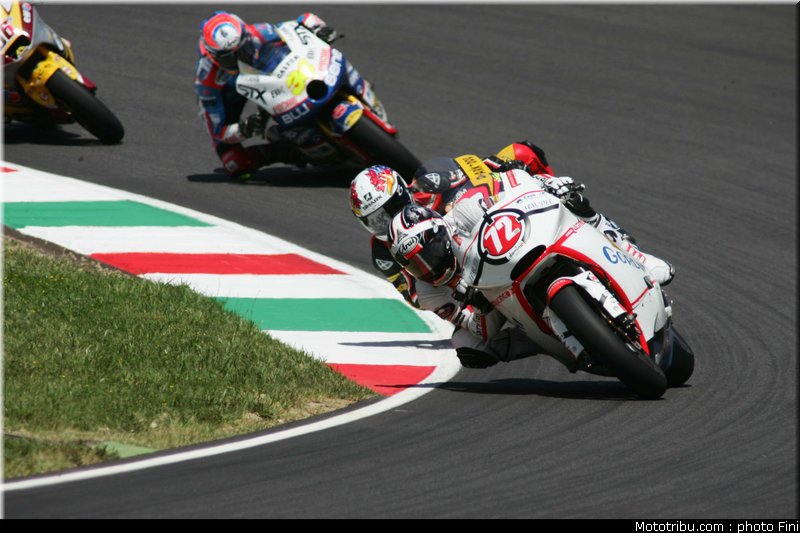 moto2_0054_italie_mugello_2011