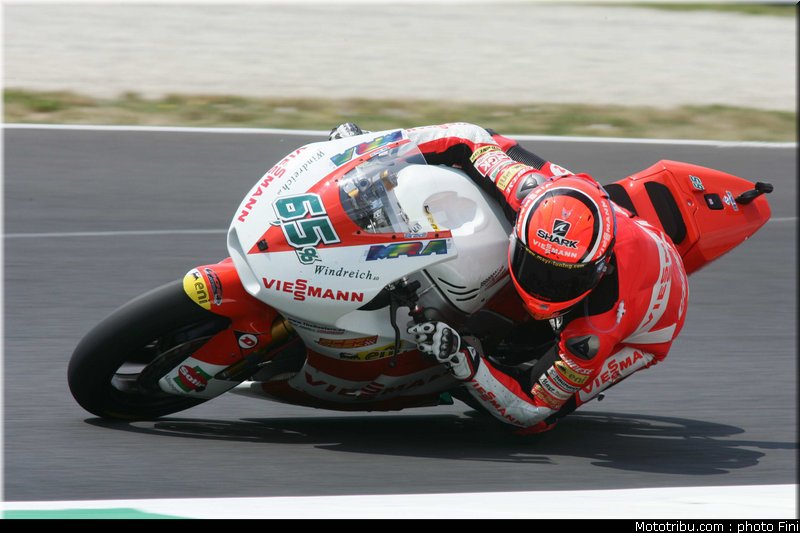 moto2_bradl_0001_italie_mugello_2011