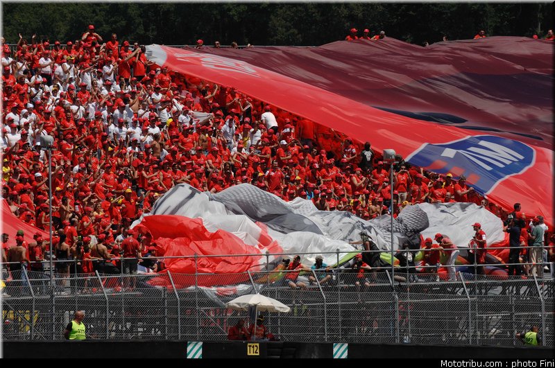 motogp_ambiance_0021_italie_mugello_2011
