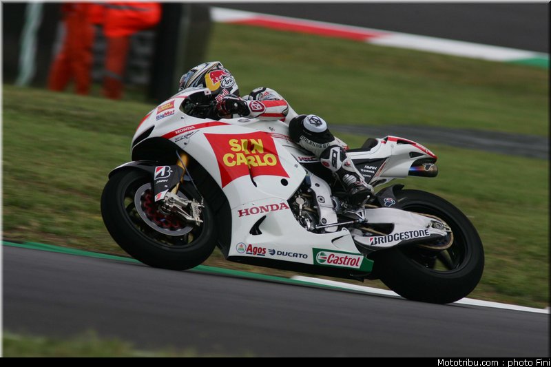 motogp_aoyama_0001_italie_mugello_2011