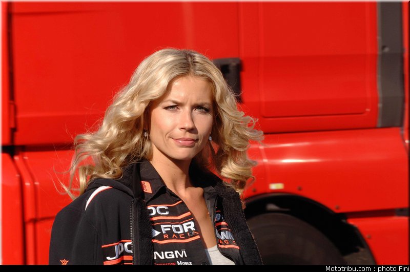 motogp_pitbabe_0011_italie_mugello_2011
