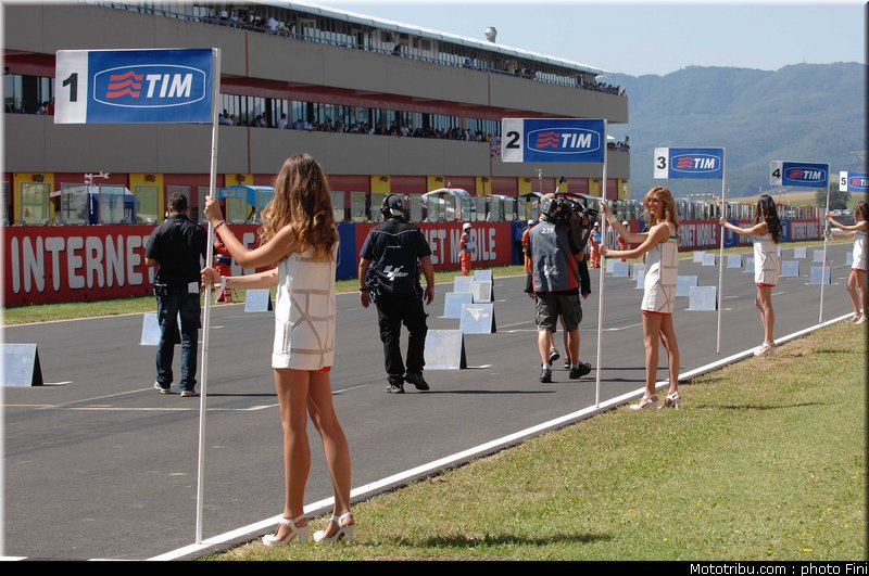 motogp_pitbabe_0012_italie_mugello_2011