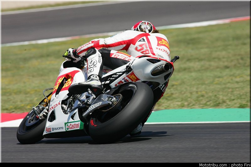 motogp_simoncelli_0007_italie_mugello_2011