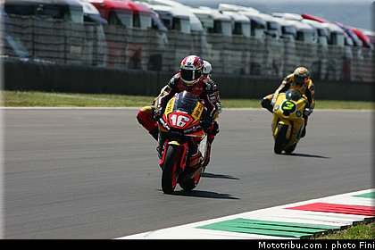 moto2_0008_italie_mugello_2011.jpg