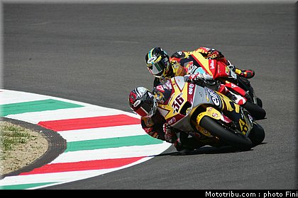 moto2_0020_italie_mugello_2011.jpg