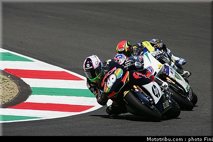 moto2_0039_italie_mugello_2011.jpg