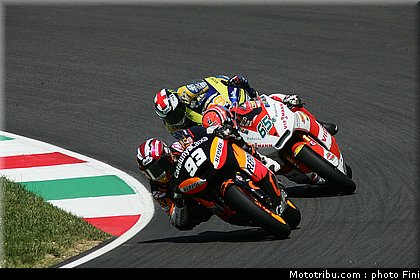 moto2_0056_italie_mugello_2011.jpg