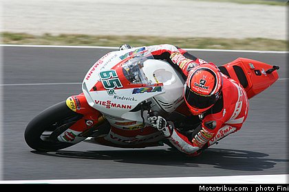 moto2_bradl_0001_italie_mugello_2011.jpg