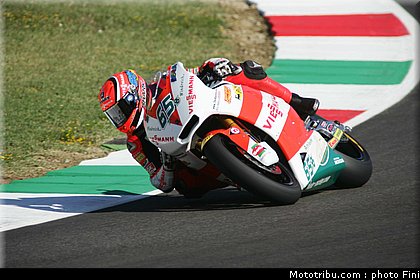 moto2_bradl_0005_italie_mugello_2011.jpg