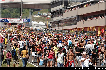 motogp_ambiance_0024_italie_mugello_2011.jpg