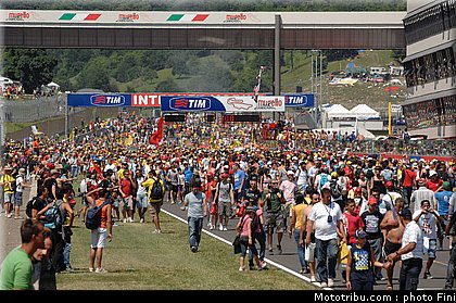 motogp_ambiance_0025_italie_mugello_2011.jpg