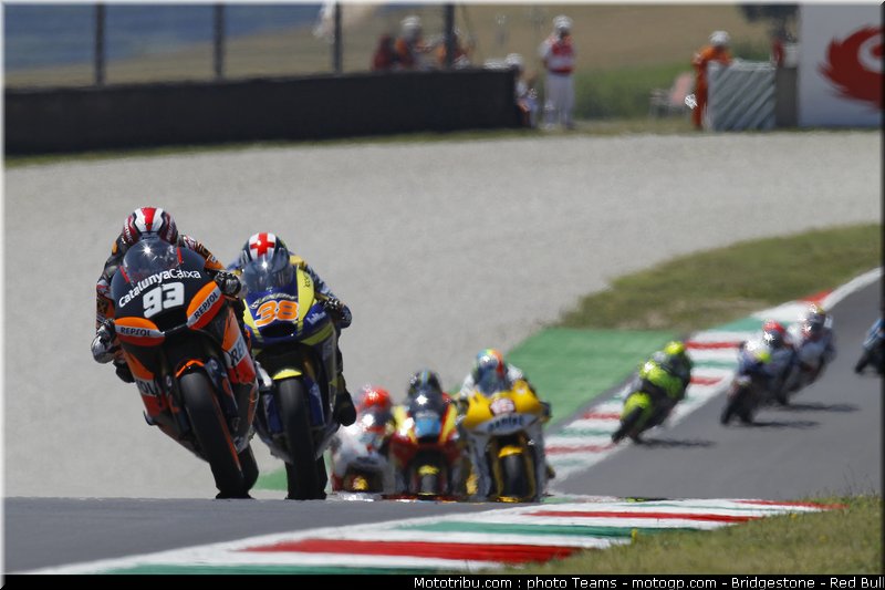 moto2_0002_italie_mugello_2011