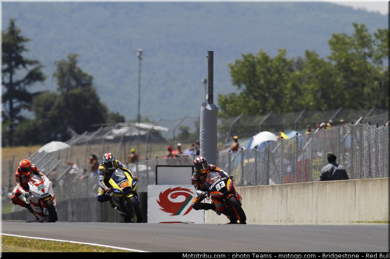 moto2_0003_italie_mugello_2011