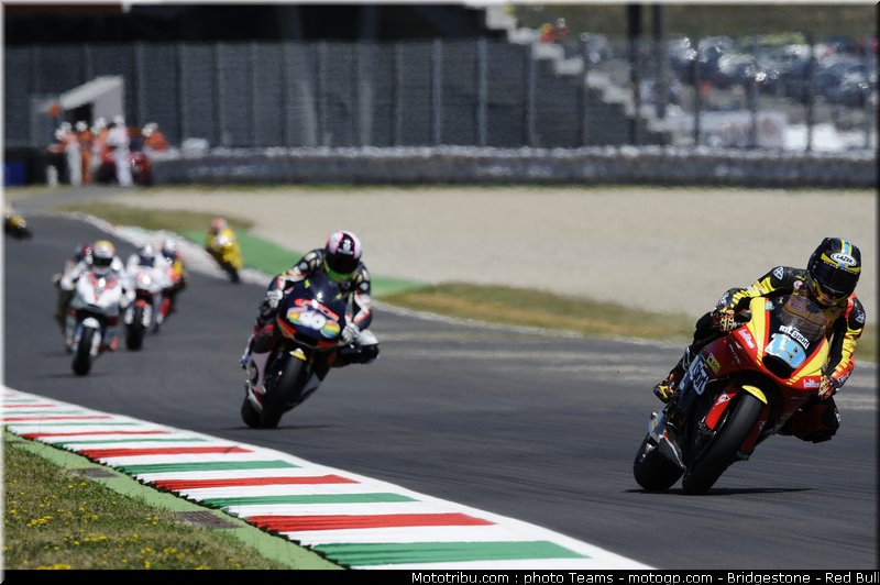 moto2_0045_italie_mugello_2011