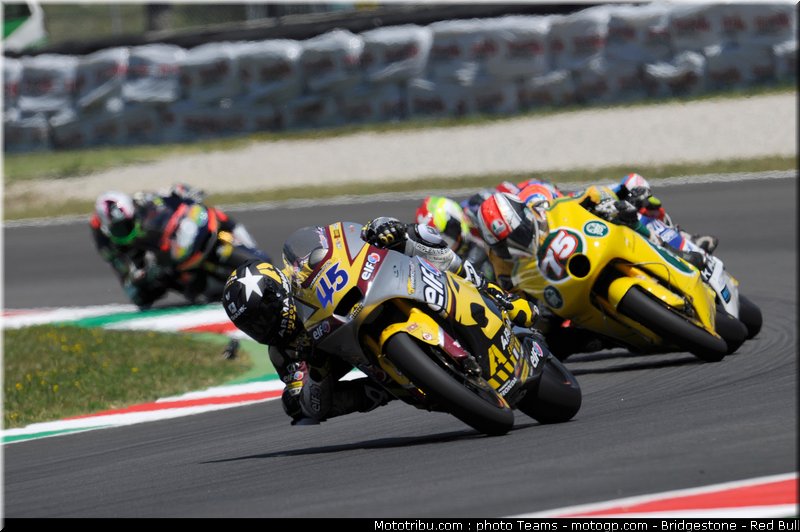 moto2_0058_italie_mugello_2011