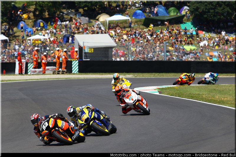 moto2_0071_italie_mugello_2011