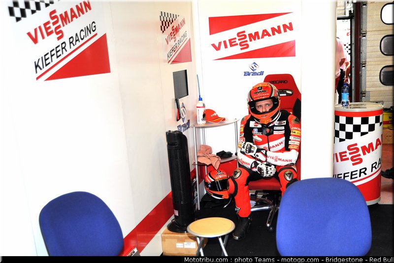 moto2_bradl_0012_italie_mugello_2011